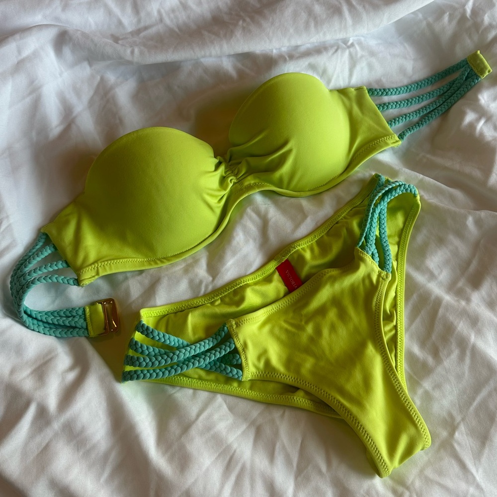 Victoria’s Secret bandeau bikini
